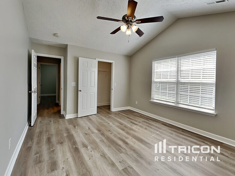 Building Photo - 141 Willowleaf Ln