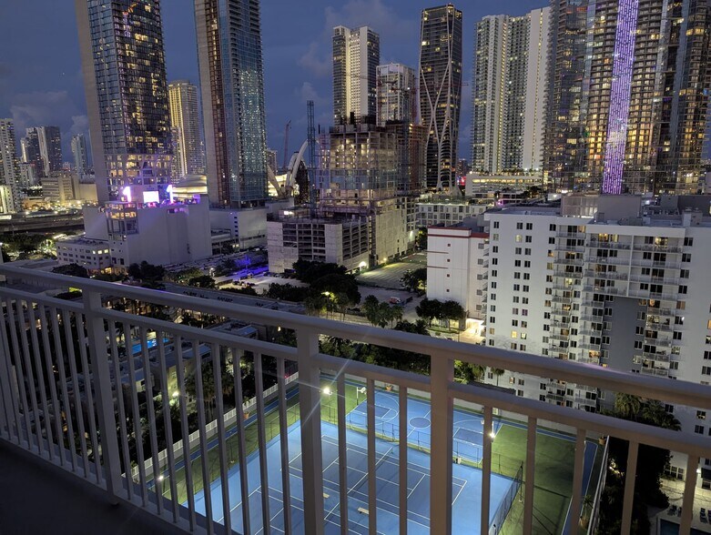 Building Photo - 850 N Miami Ave