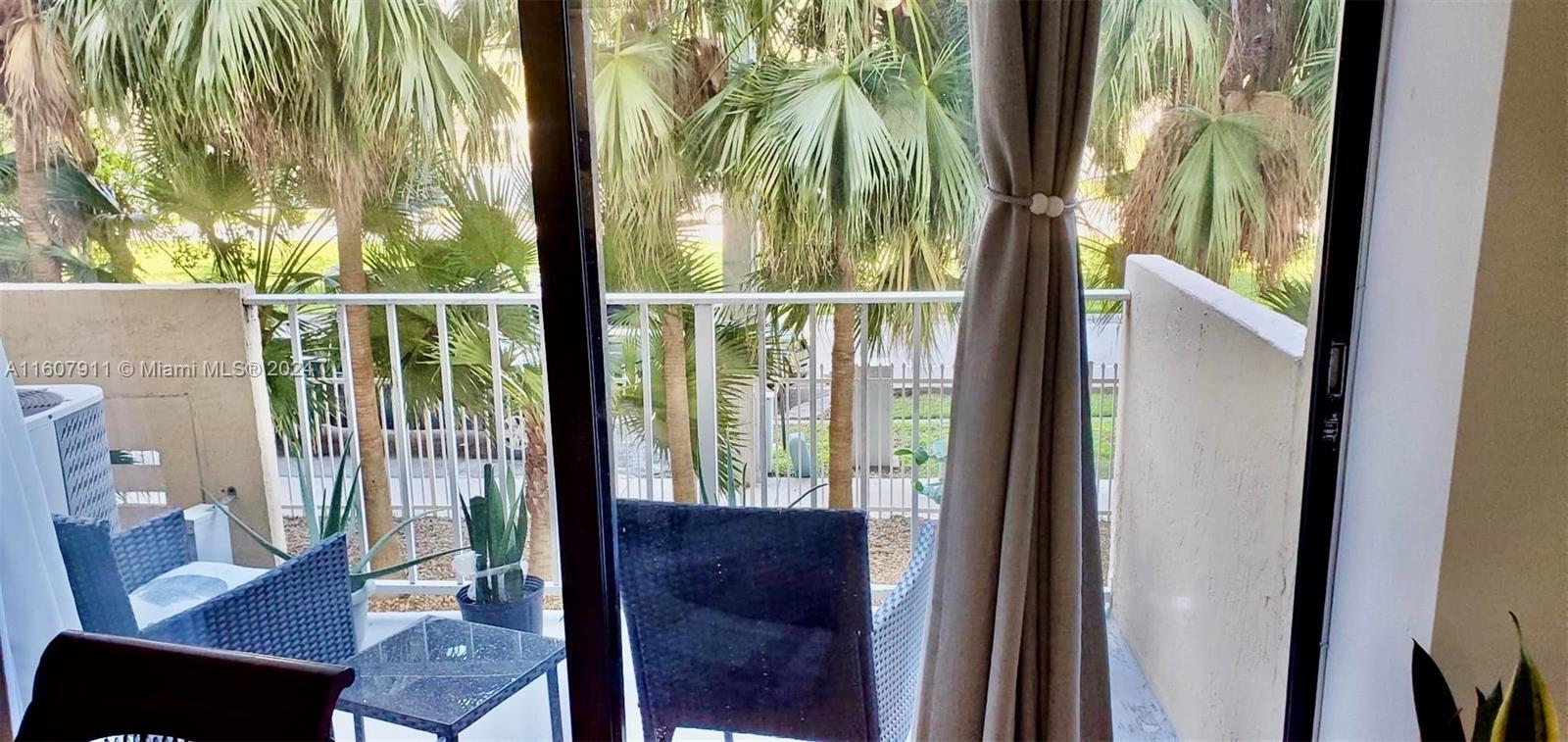 Building Photo - 2350 NE 135th St