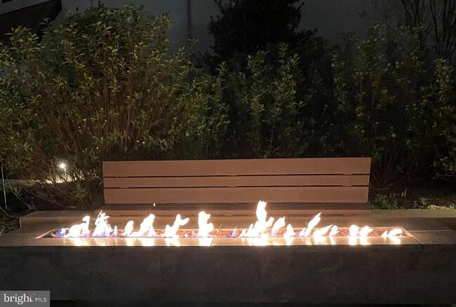 Building Photo - 1800 Old Meadow Rd