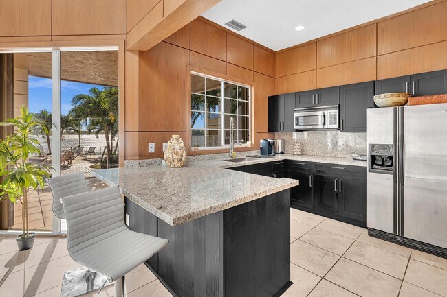 Building Photo - 2850 N Oakland Forest Dr