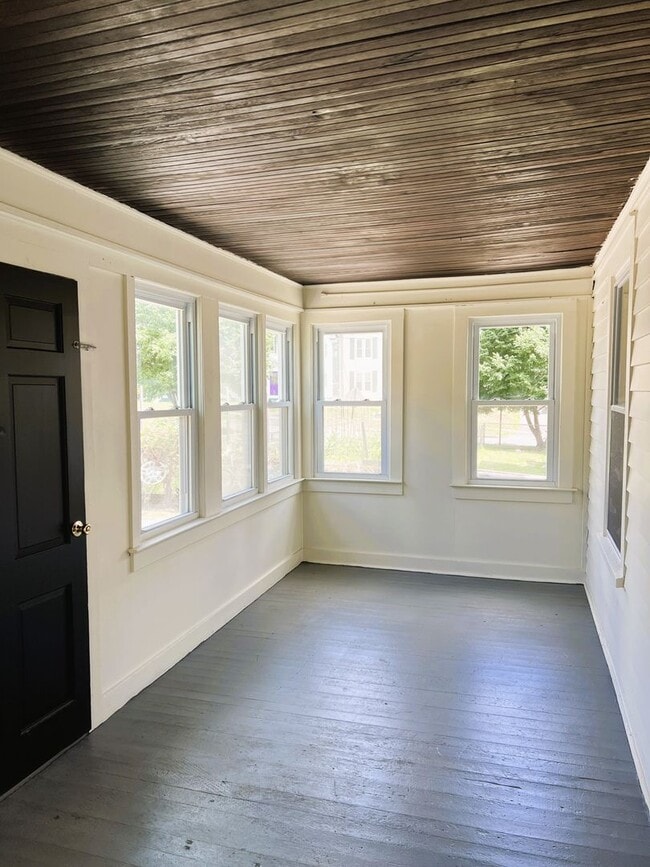 Building Photo - Spacious Single-Family Home Close to BMC (Inquire About Move-In Special)