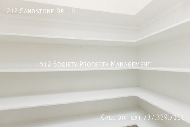 Building Photo - 212 Sandstone Dr