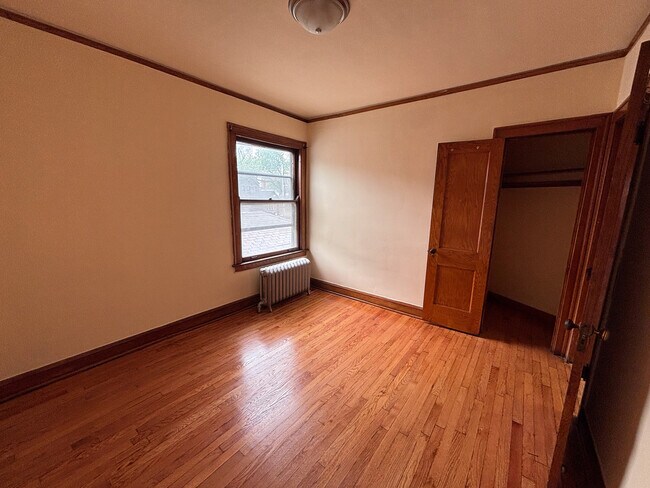 Building Photo - 3354 S Lituanica Ave