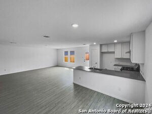 Building Photo - 9831 Sanborn Grist