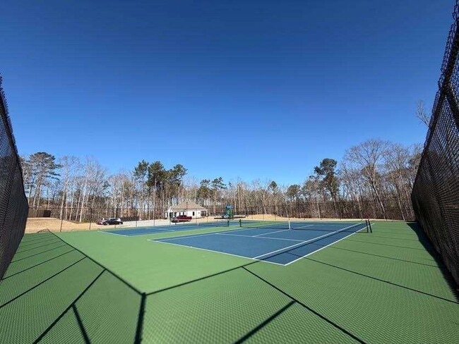 Building Photo - 7565 Knoll Hollow Rd