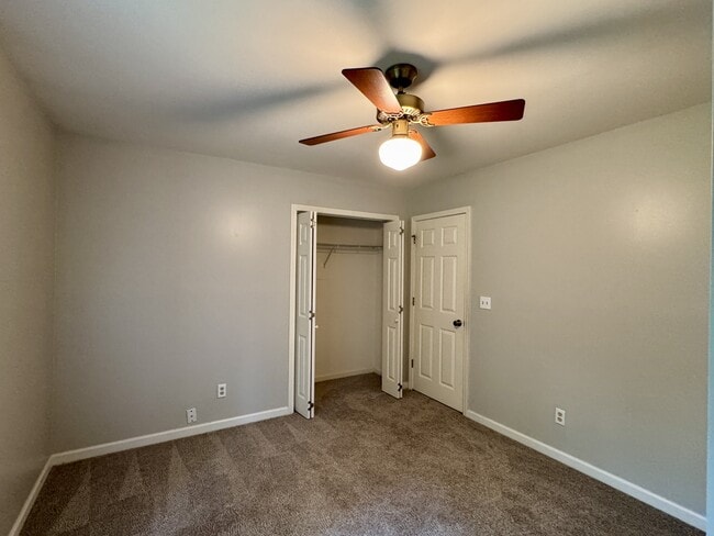 Building Photo - 212 Talah Ln