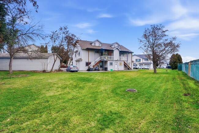 Building Photo - 3446 W Lilac Ct