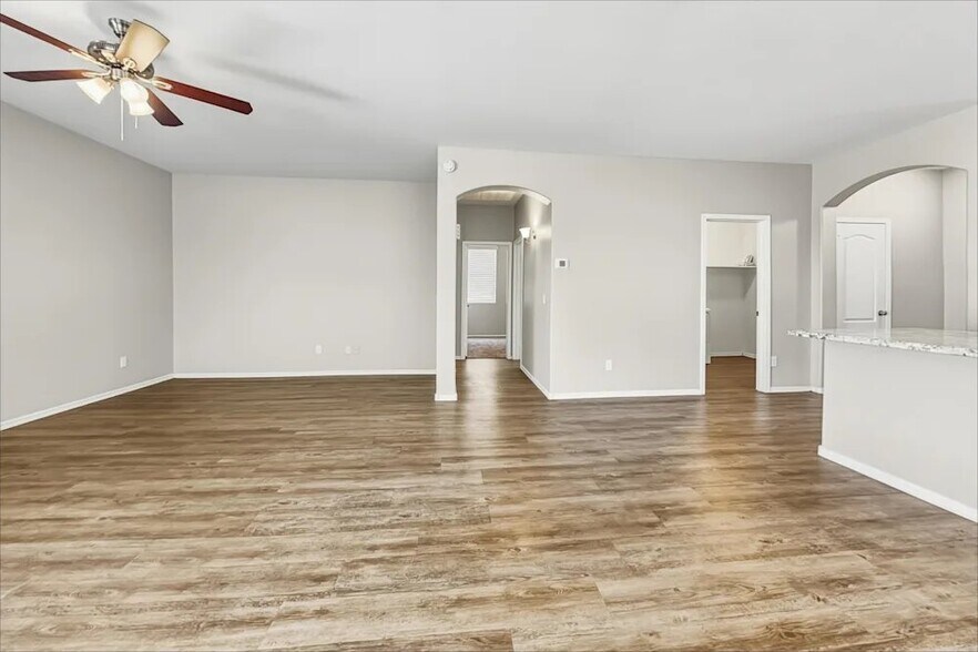 Building Photo - 6912 S 37th Glen