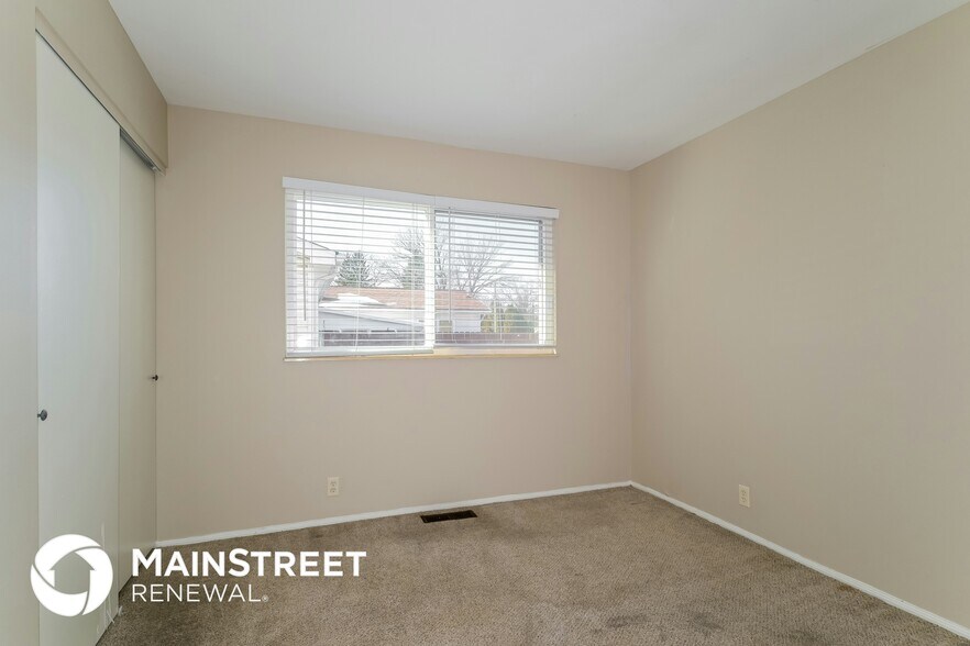 Building Photo - 2091 Shoreham Dr