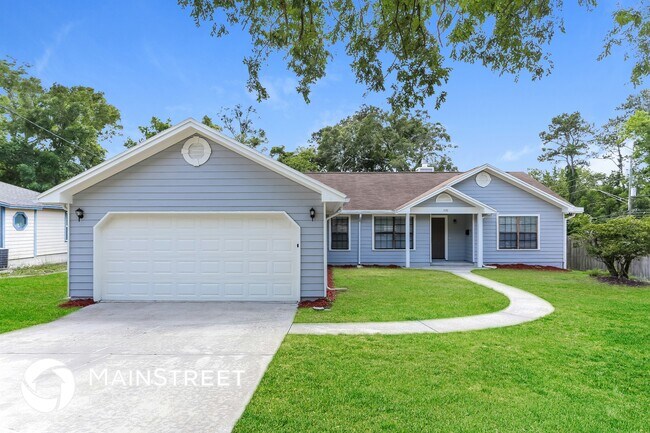 Building Photo - 1330 Westlawn Dr