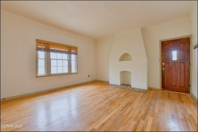 Building Photo - 1100 Kelly Way