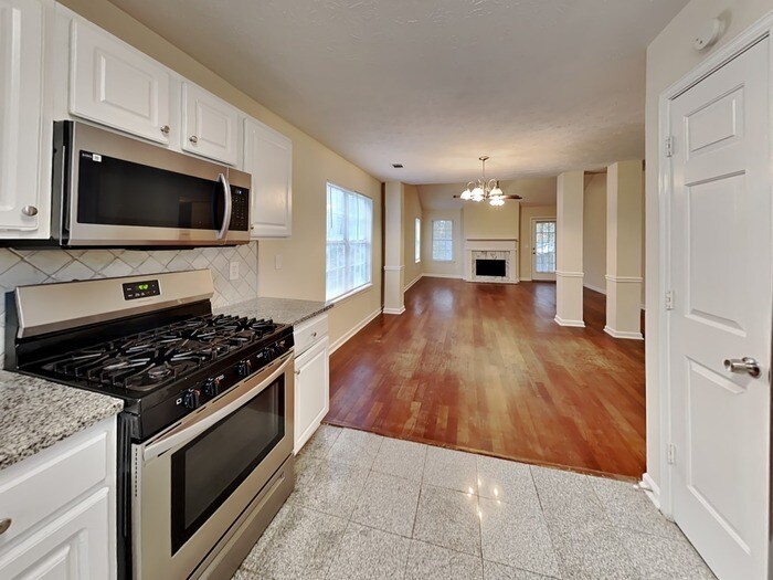 Building Photo - 761 Sugar Oak Ln