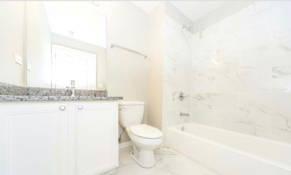 Building Photo - 2524 W Flournoy St