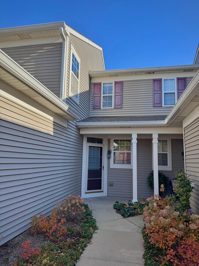 Building Photo - 2406 Sheehan Dr