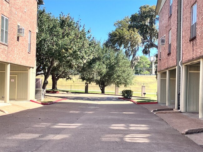 Building Photo - 18800 Egret Bay Blvd