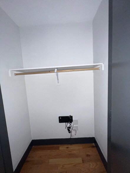 Building Photo - 568 Communipaw Ave