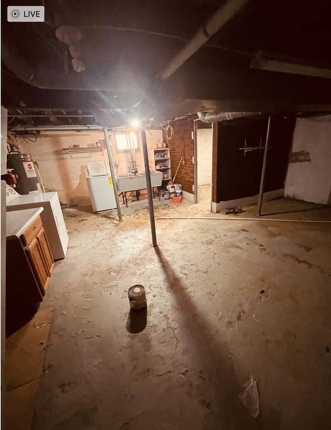 Building Photo - 2 Bed 1 Bath- Pittsburgh Pa