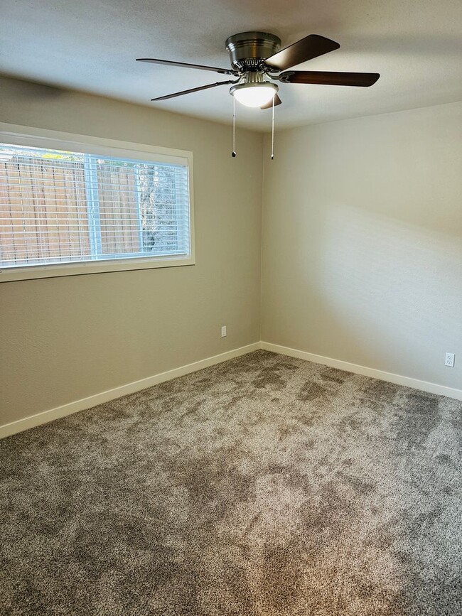 Building Photo - Beautifully Remodeled Downtown Camas Home