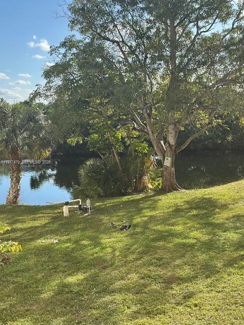 Building Photo - 8225 Sunrise Lakes Blvd