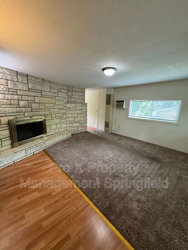 Building Photo - 2533 E Cherry St