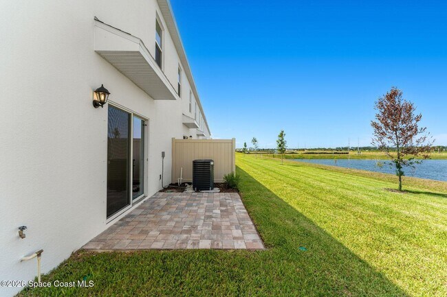 Building Photo - 9732 Venetian Sq