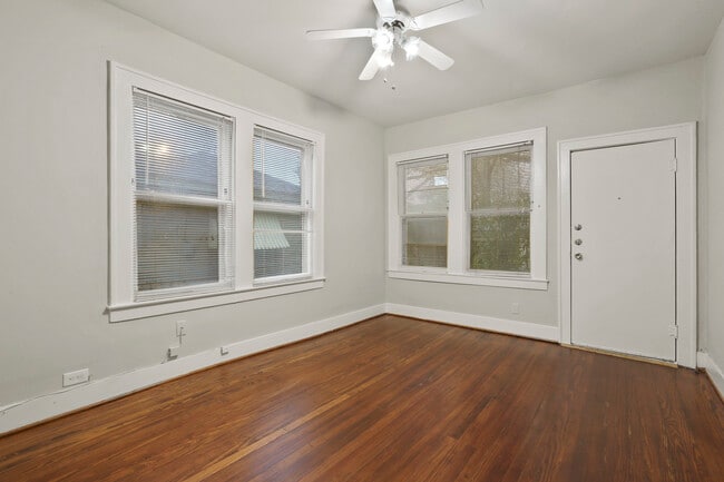 Building Photo - 5930 Velasco Ave