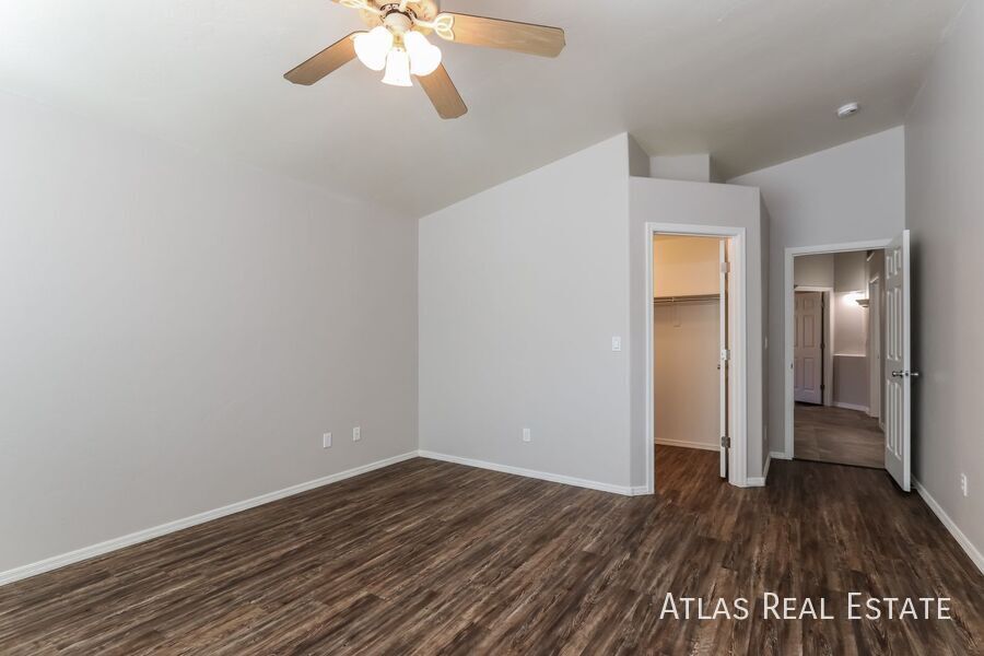 Building Photo - 2498 E Stone Stable Dr