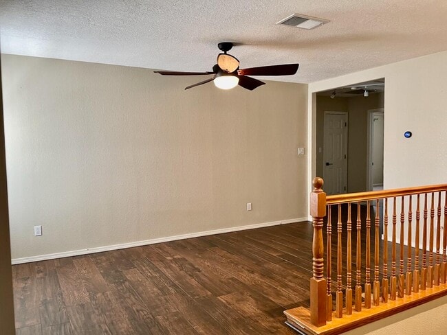 Building Photo - 12408 Mangas Trail NE