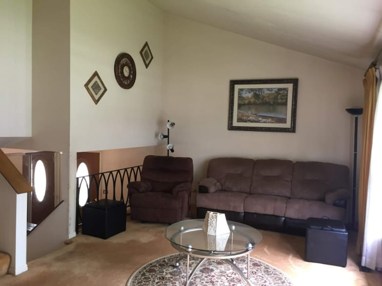 Building Photo - 9260 Dee Rd