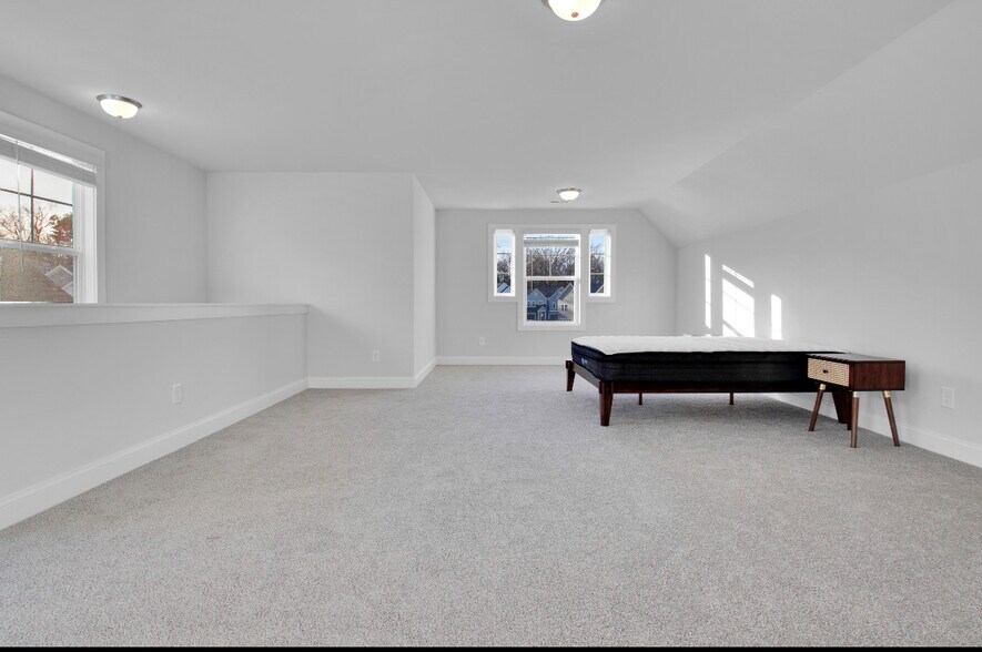 Building Photo - 9038 Henry Thoreau Rd