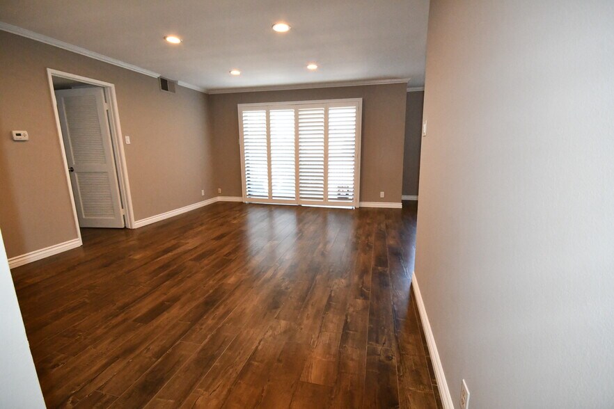 Building Photo - 5003 Tilden Ave