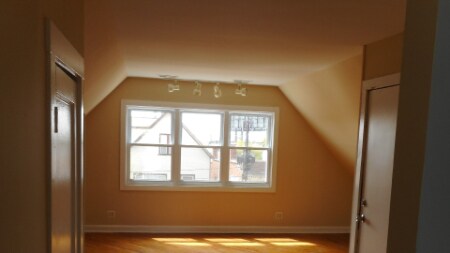 Building Photo - 3012 W Belmont Ave