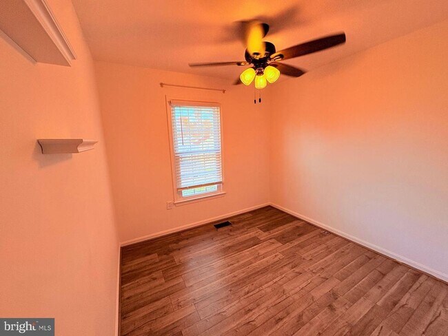 Building Photo - 12010 Glen Alden Rd