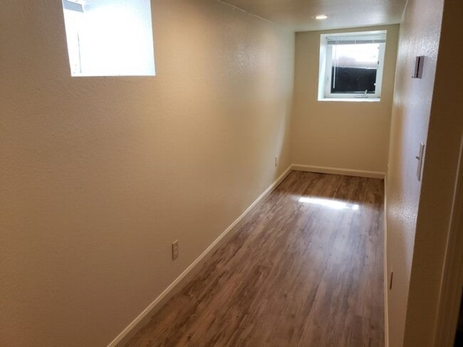 Building Photo - FI416-YA