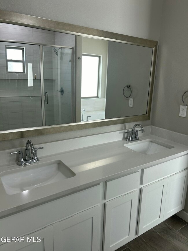 Building Photo - 10608 Hidden Palm Pl