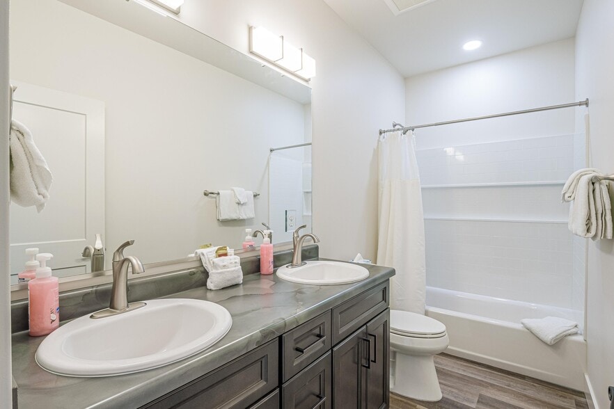 Building Photo - 2389 Nicos Trl