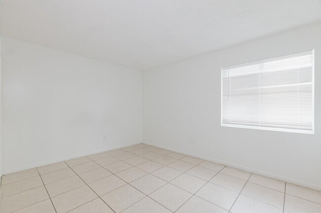 Building Photo - 2020 NW 119th St