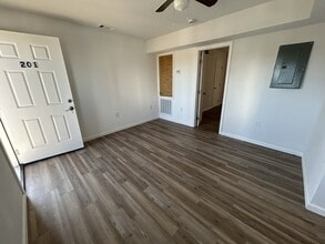 Building Photo - 3318 Broadway St