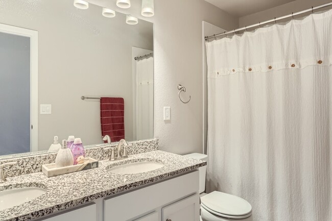 Building Photo - 1829 Villageview Ln