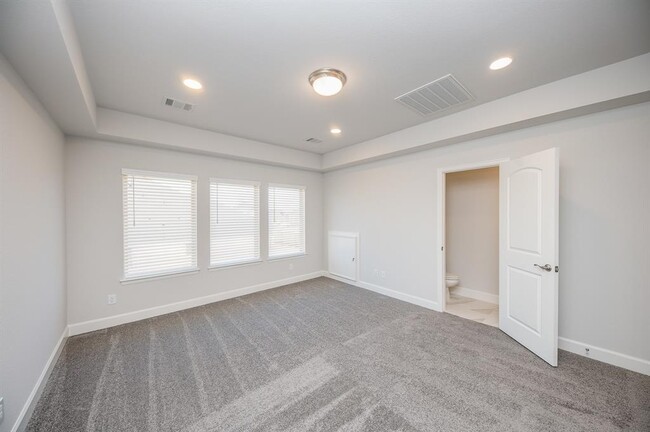 Building Photo - 29819 Breezy Pnes Lp