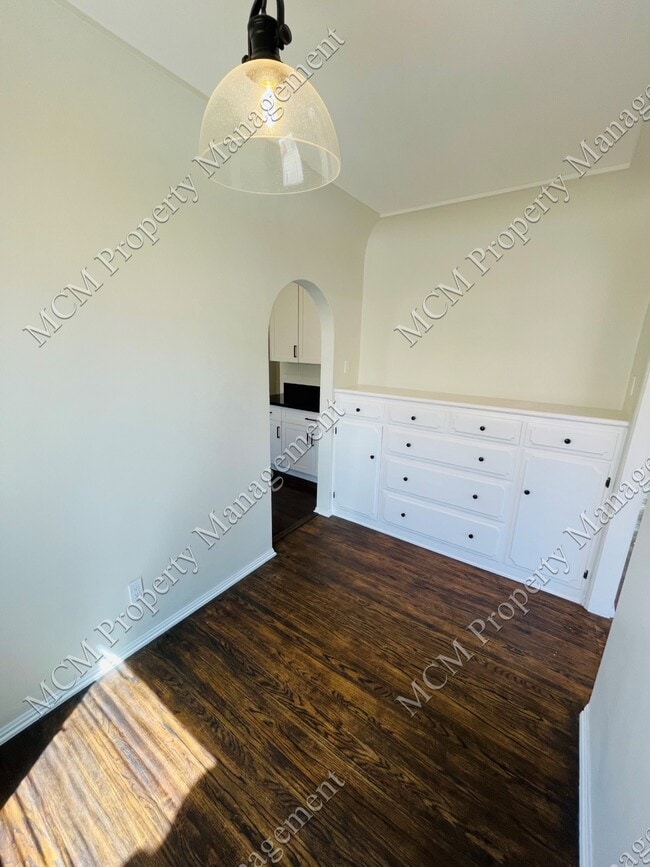 8137 Breakfast Nook - 8137 Blackburn Ave