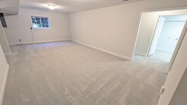 Building Photo - 210 Winding Way Ln