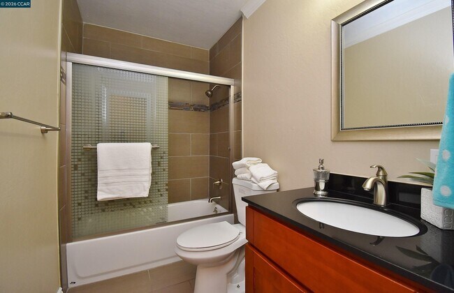 Building Photo - 4640 W Rishell Ct