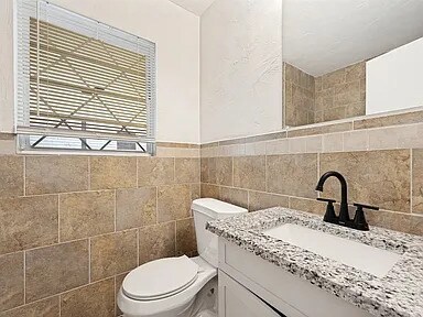 Building Photo - 116 Vandenburg Dr