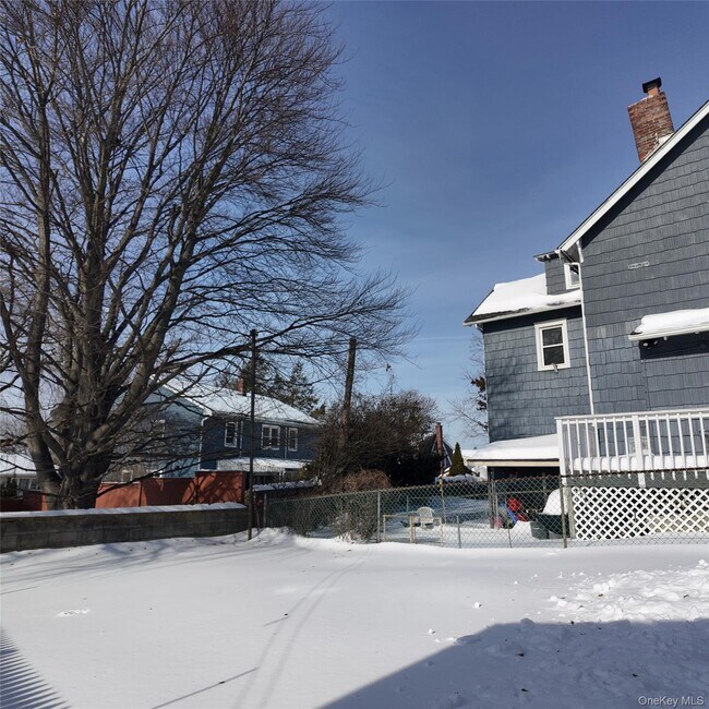 Building Photo - 244 S Ridge St