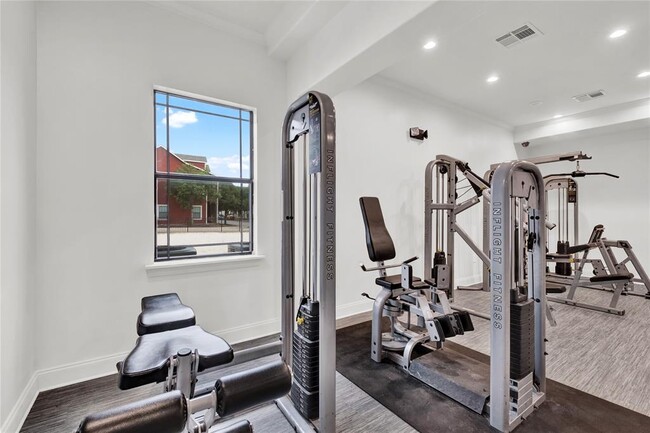 Building Photo - 12710 Idledale Dr