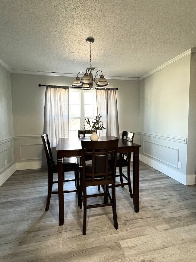 Building Photo - 82 Saddlebrush Rd