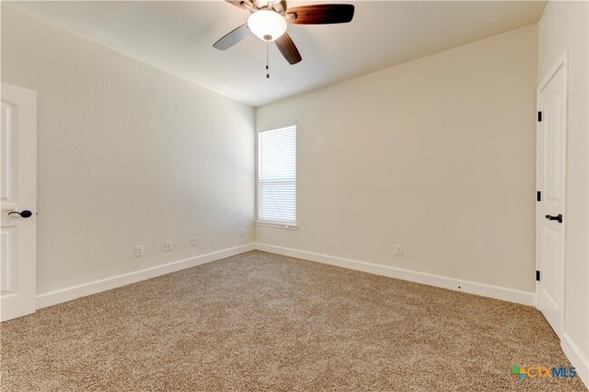 Building Photo - 1040 Vista Dr