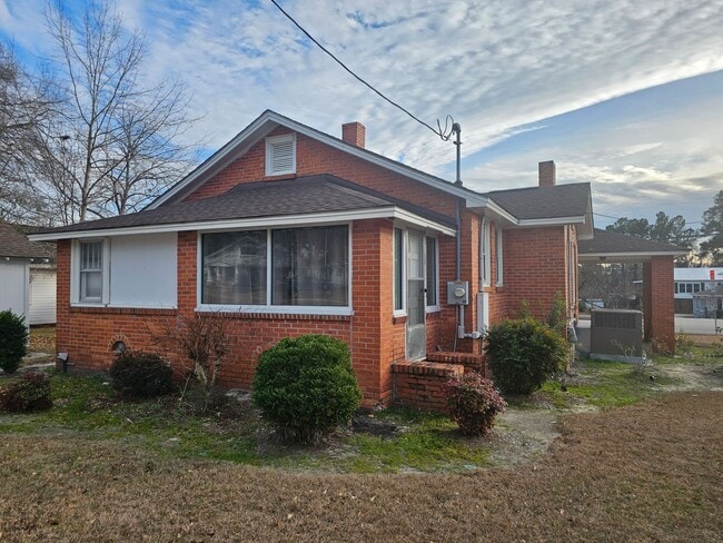 Building Photo - 3 BD / 2 BA Unfurnished